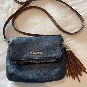 Calvin Klein Navy Leather Crossbody Bag. Brown Leather Strap & Gold Hardware.